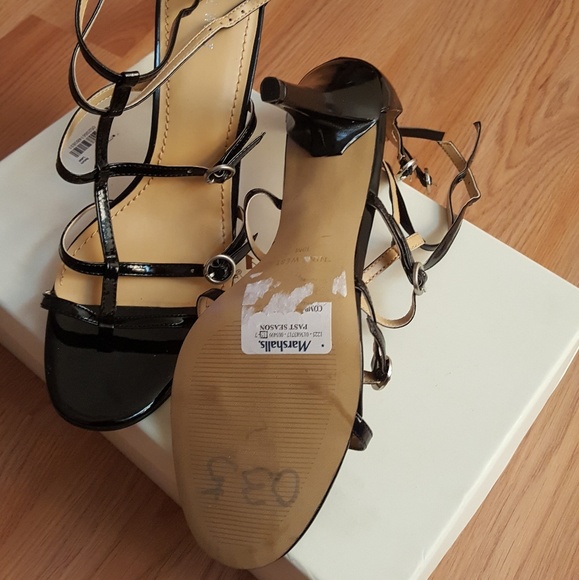 Sandals - Picture 3 of 4